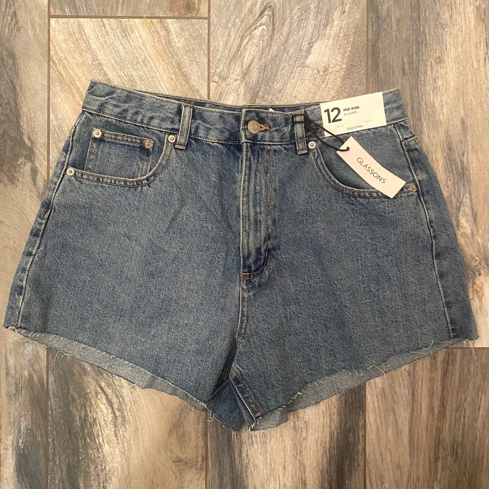 Mid Rise 90’s Denim Jean Shorts
